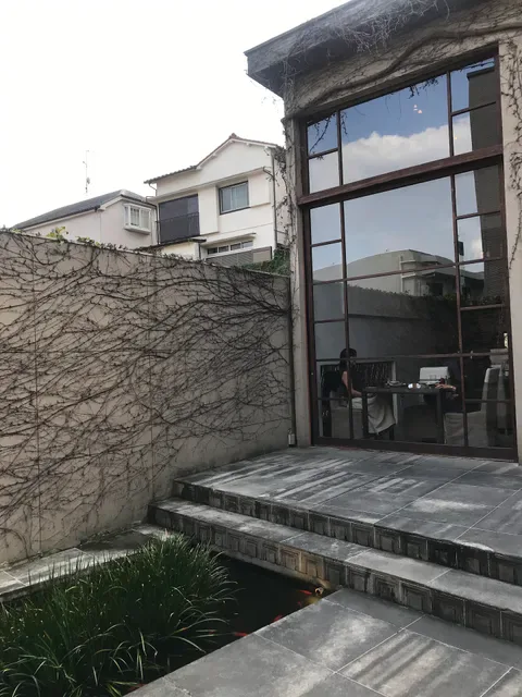 HIGASHI-YAMA Tokyo / Studio