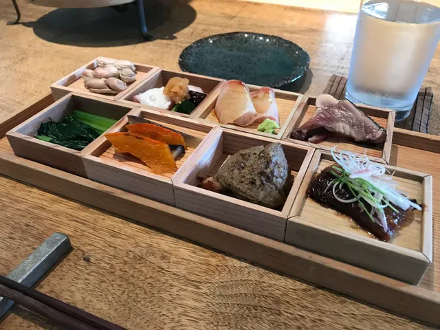 HIGASHI-YAMA Tokyo / Studio