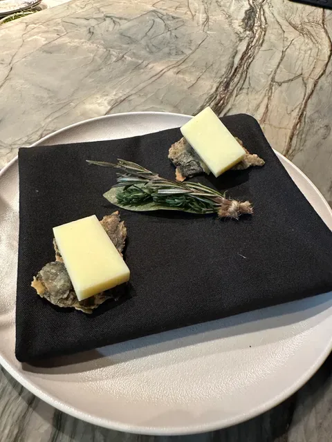 TOAST & OAK