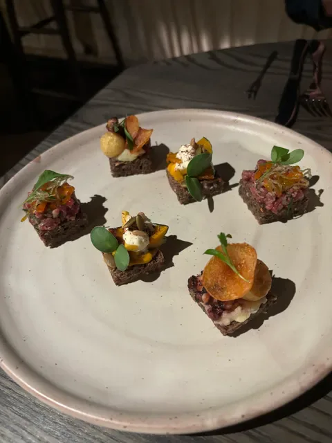TOAST & OAK