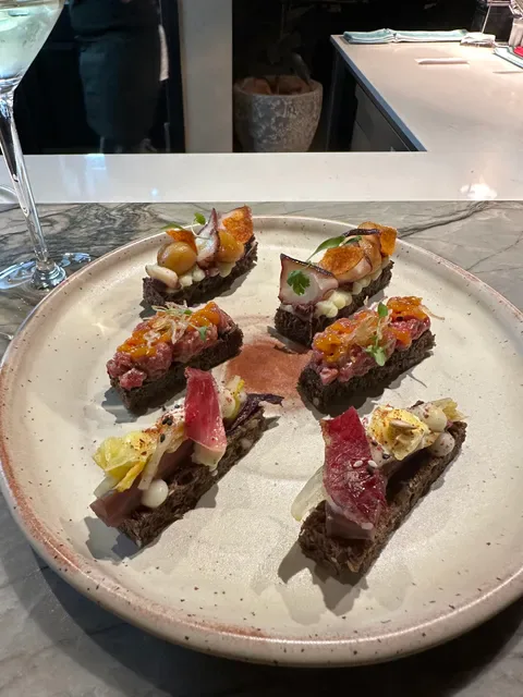 TOAST & OAK