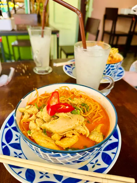 Try Me Thai & Vegetarian Restaurant