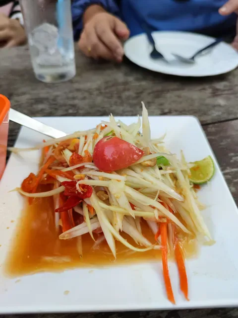 Som Tum Khun Kan