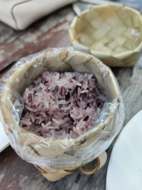 Som Tum Khun Kan