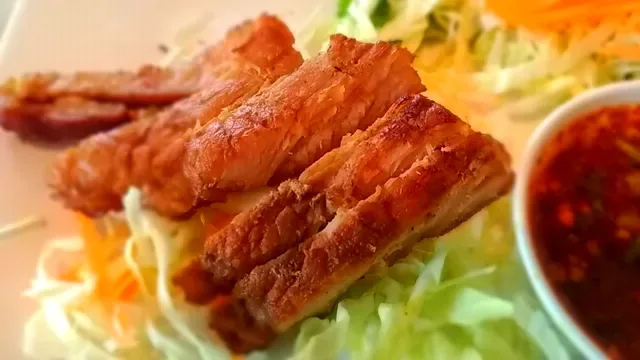 Som Tum Khun Kan