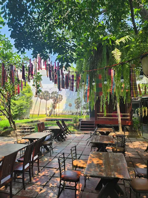 Som Tum Khun Kan