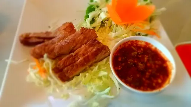 Som Tum Khun Kan