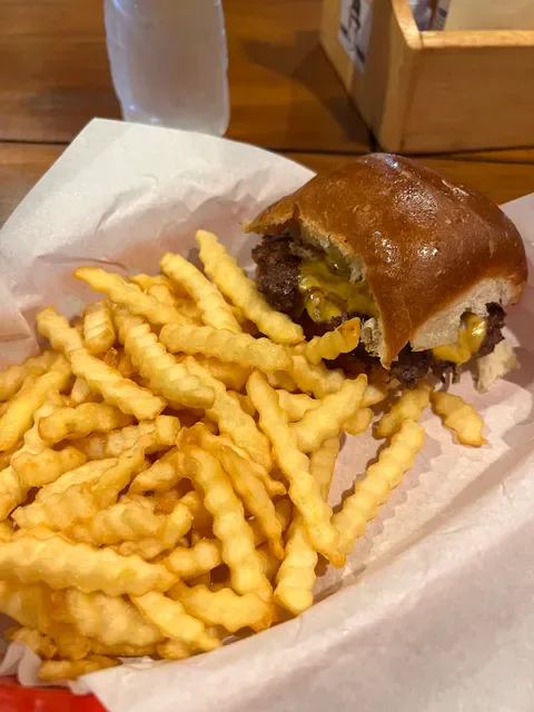 Daniel Thaiger Burger Hub & STAX Burger