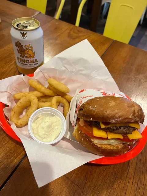 Daniel Thaiger Burger Hub & STAX Burger