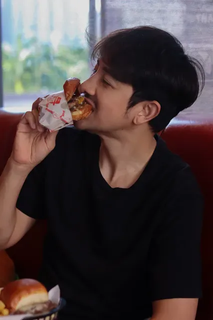 Daniel Thaiger Burger Hub & STAX Burger