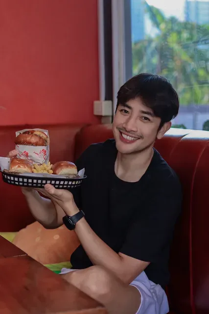 Daniel Thaiger Burger Hub & STAX Burger