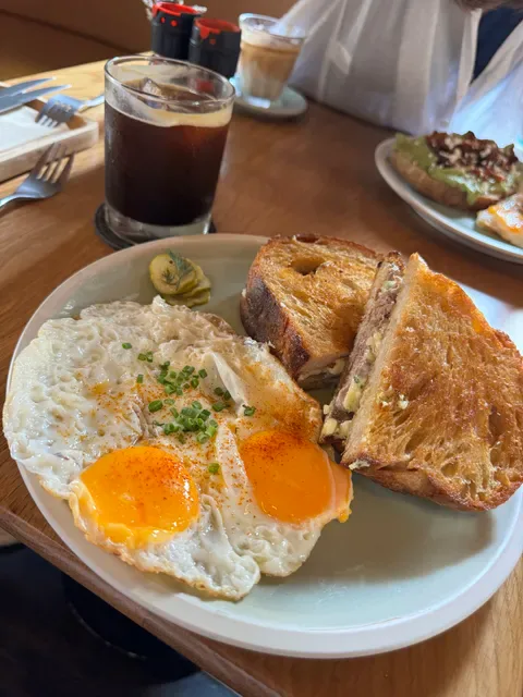 Sarnies Bangkok