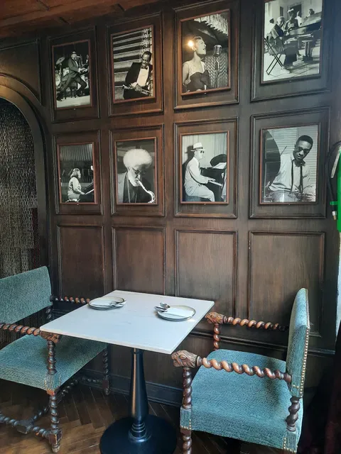 Shaloba @Baan Tuk Din