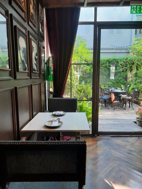 Shaloba @Baan Tuk Din