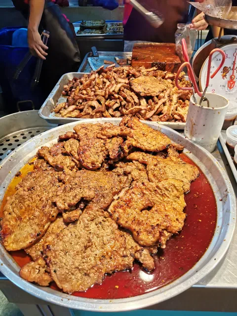 Roasted Honey Glazed Pork Mae Sumontha