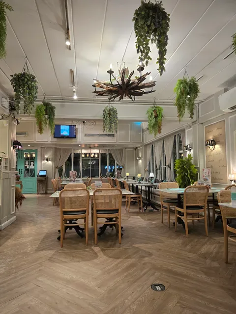 AUDREY CAFE & BISTRO