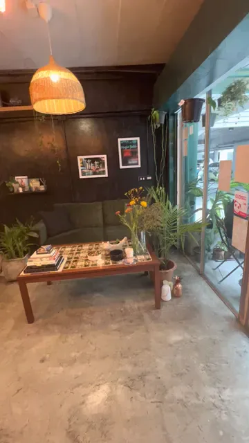 Earth House | Restaurant | Wine Bar