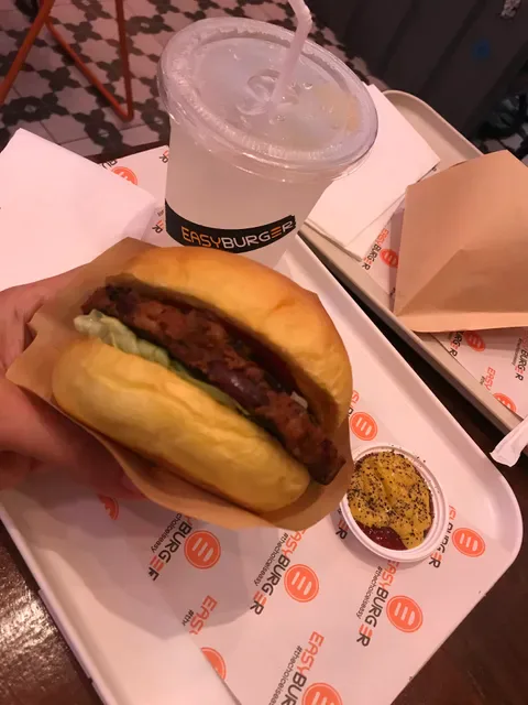Easy Burger (Phrom Phong)