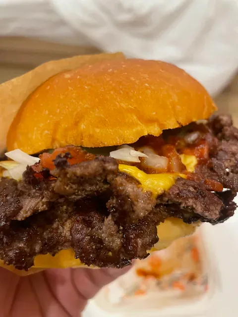 Easy Burger (Phrom Phong)