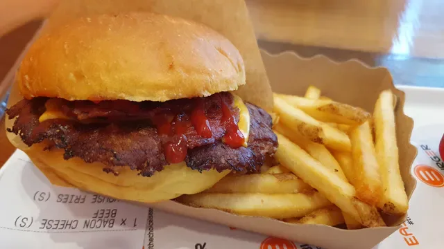 Easy Burger (Phrom Phong)