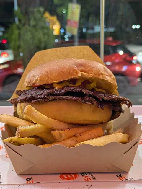 Easy Burger (Phrom Phong)