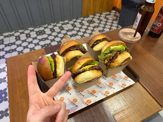 Easy Burger (Phrom Phong)
