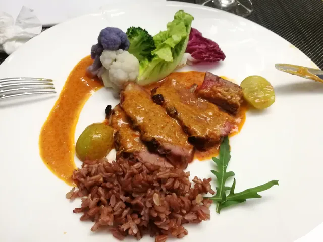 KHAO (Ekkamai)