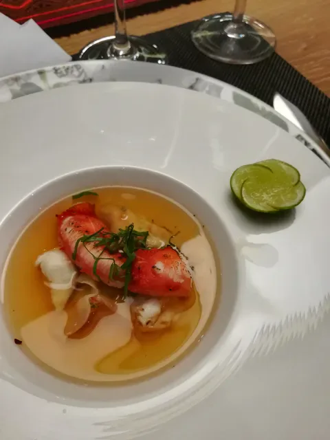 KHAO (Ekkamai)