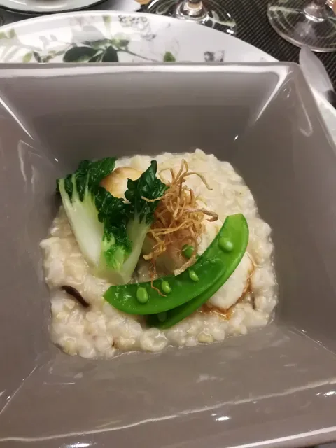 KHAO (Ekkamai)