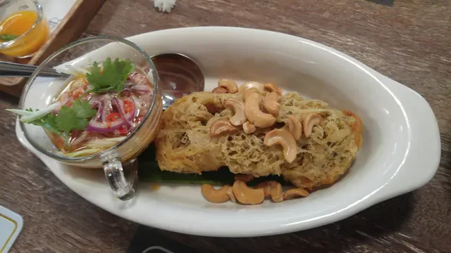 Kub Kao Kub Pla @Emquartier