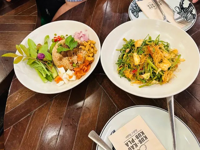 Kub Kao Kub Pla @Emquartier