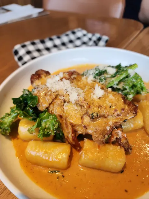 ROAST coffee & eatery