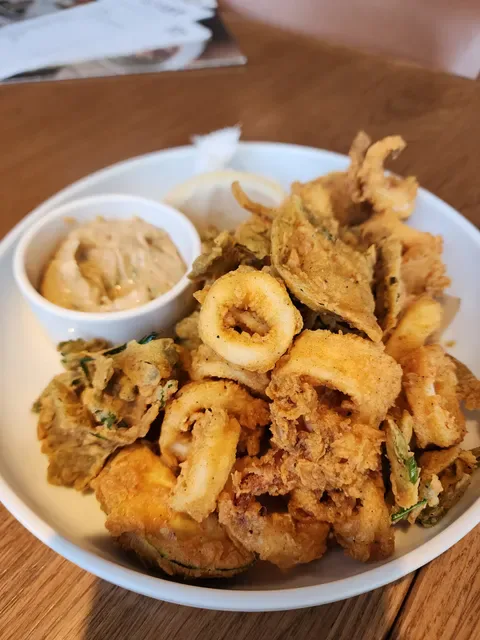 ROAST coffee & eatery