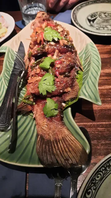 Sri Trat Restaurant and Bar