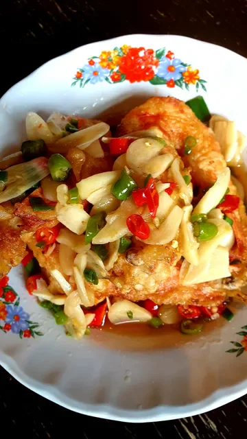 Sri Trat Restaurant and Bar