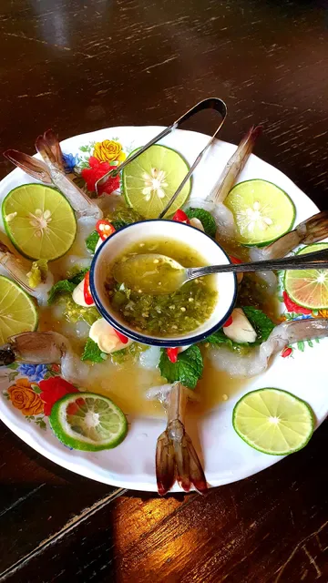 Sri Trat Restaurant and Bar