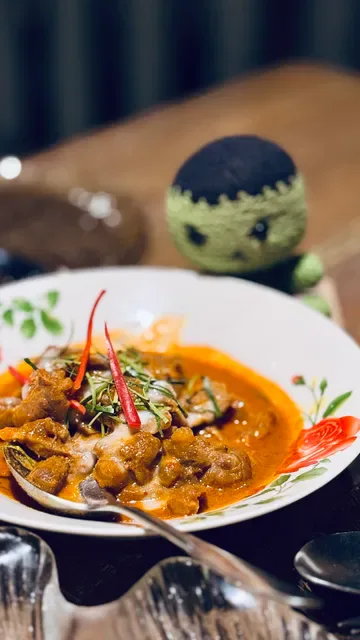 Supanniga Eating Room by Khun Yai