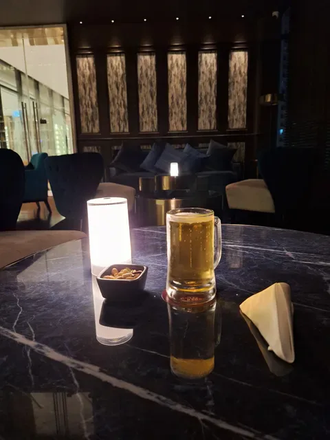 The White Mulberry Bar