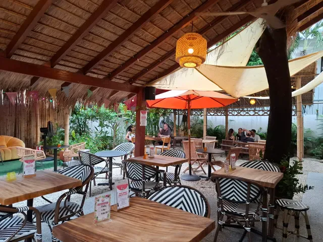 CALM Bangkok - Grill, Garden & Guinguette