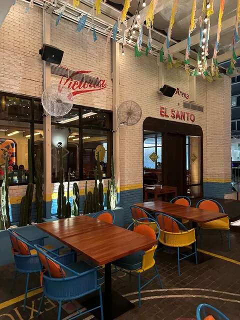 El Santo Mexican Restaurant & Bar