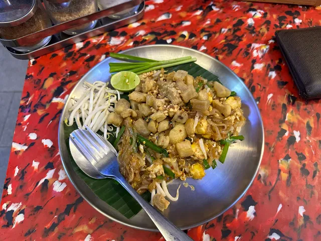 Padthai Chapaa - Asoke