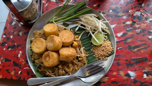 Padthai Chapaa - Asoke