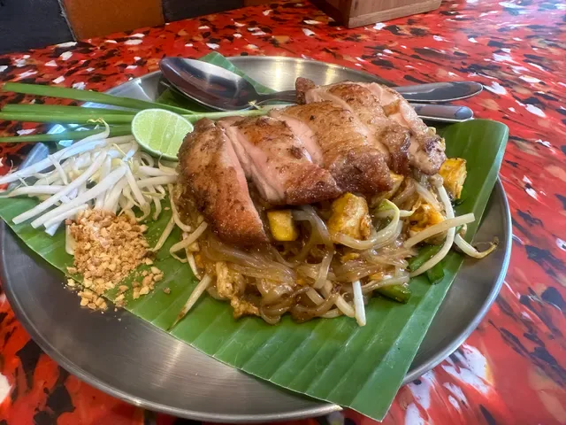 Padthai Chapaa - Asoke