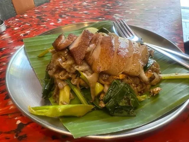 Padthai Chapaa - Asoke