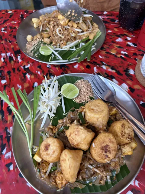 Padthai Chapaa - Asoke
