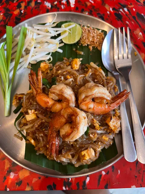 Padthai Chapaa - Asoke