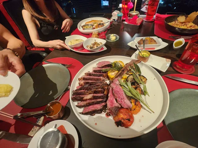 Rib Room & Bar Steakhouse