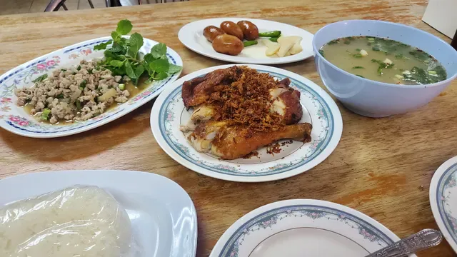 Polo Fried Chicken (Soi Polo)