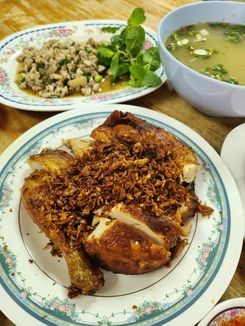 Polo Fried Chicken (Soi Polo)