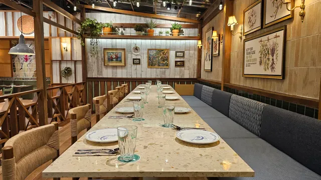 GINGER FARM kitchen at central wOrld